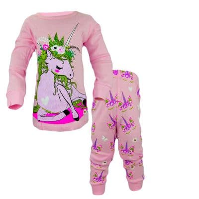 Alege pijamale pentru fete