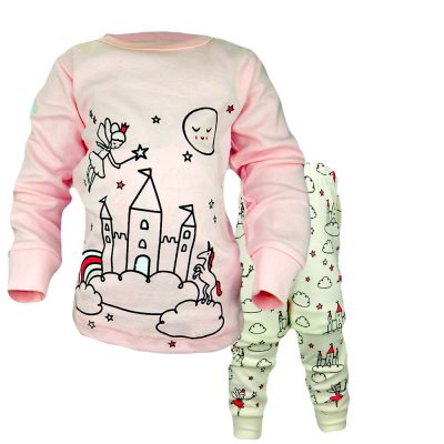 Pijamale pentru fete cu castel